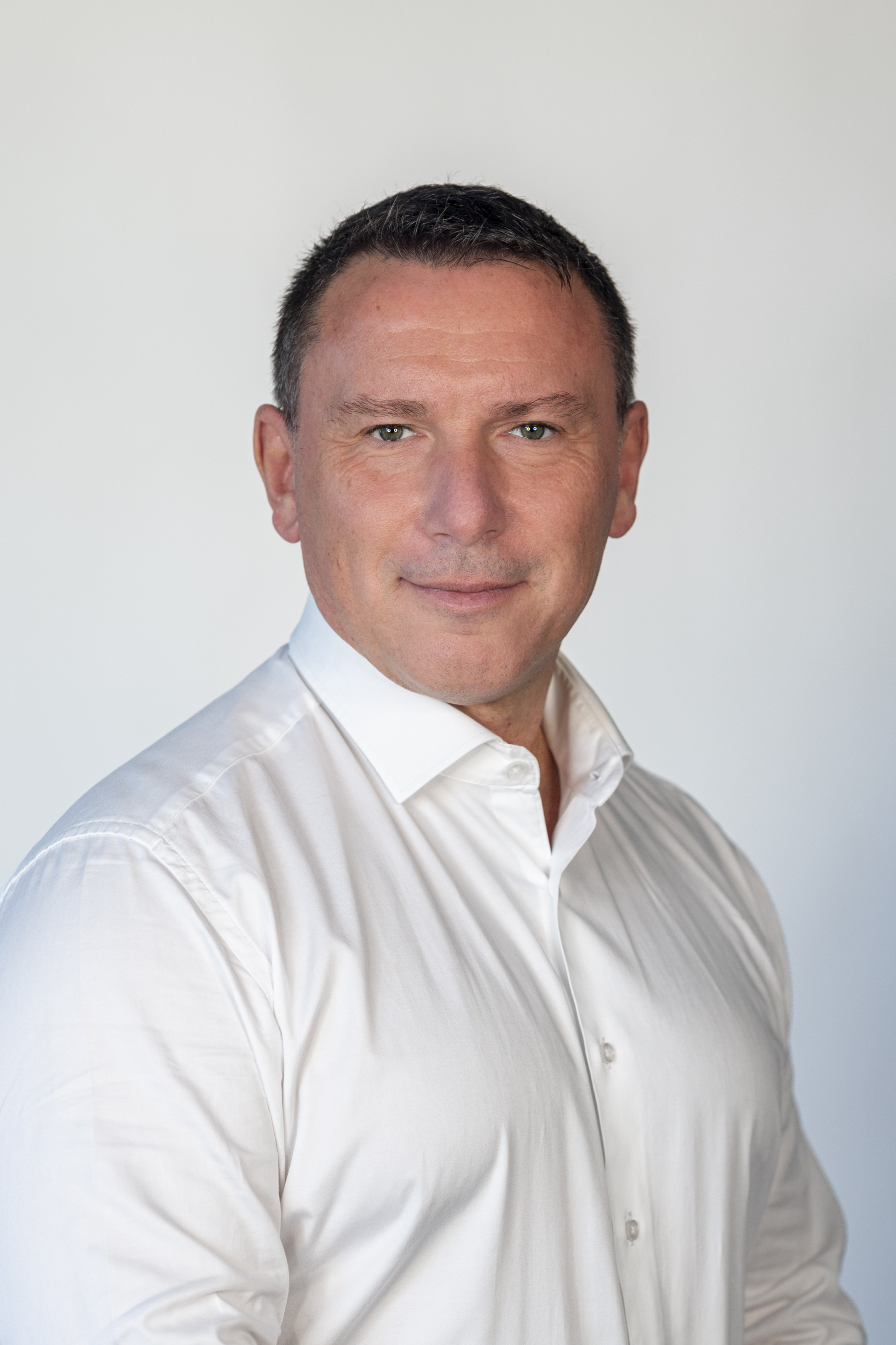 2025 QUILVEST Nathanael Portrait Color